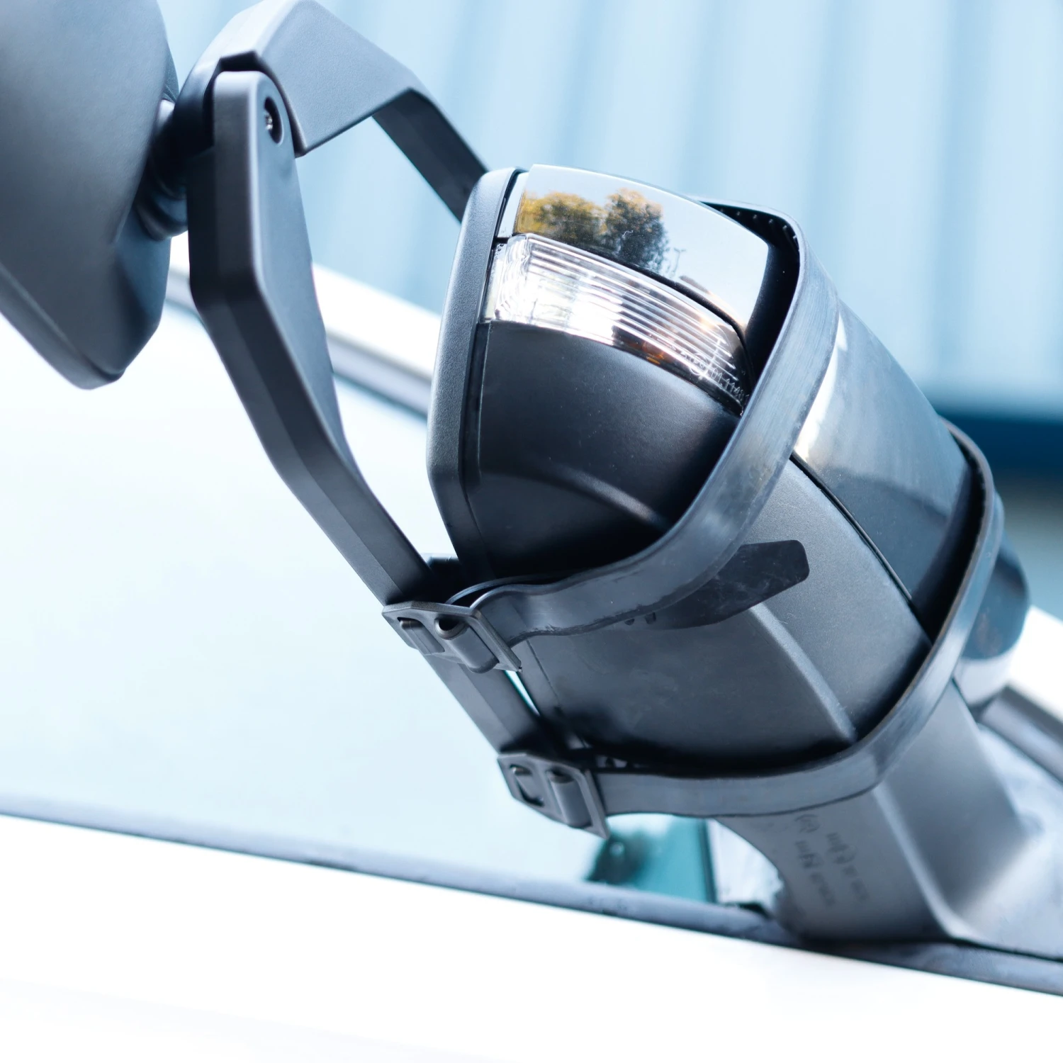 Leisurewize Twin Pack Towing Mirror - View On The Go LW702 4 Leisurewize Twin Pack Towing Mirror - View On The Go LW702 - Image 4